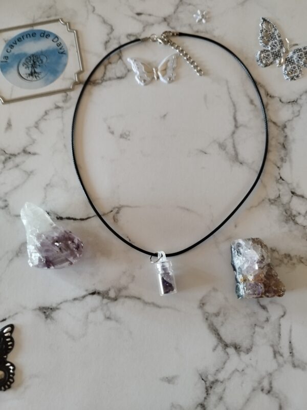 Collier fiole avec veritable pierre d'Améthyste