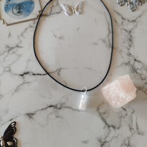 Collier fiole avec veritable pierre quartz rose