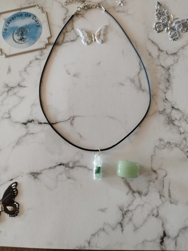 Collier fiole avec verritable pierre Aventurine