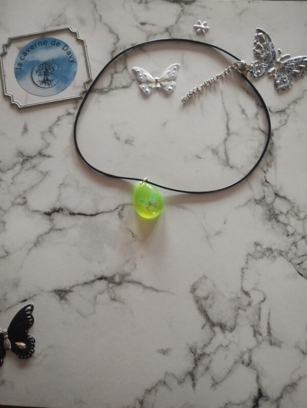 Collier papillon
