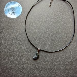 Collier lune avec véritable pierre en labradorite