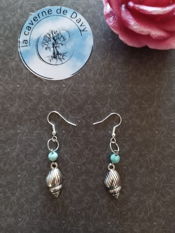 Boucle d oreille coquillage avec véritable pierre turqoise