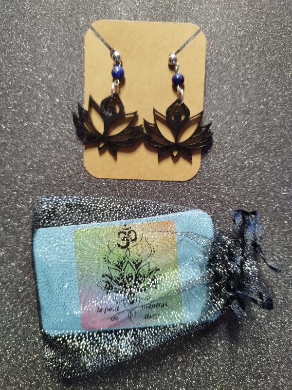 Boucles d’oreilles fleur de lotus avec Lapis-lazuli et Angélite bleu