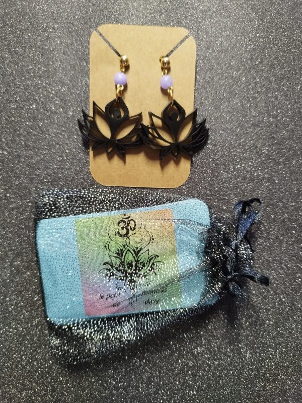 Boucles d’oreilles fleur de lotus avec Lapis-lazuli et Angélite bleu