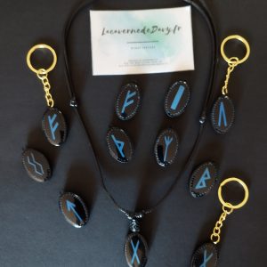 Collier / Porte clé avec Runes vikings