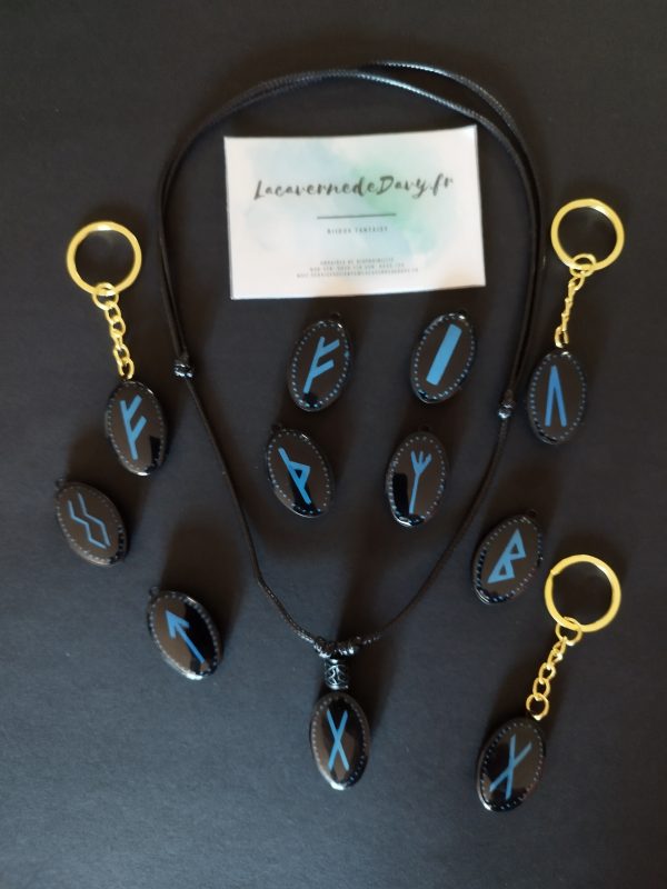 Collier / Porte clé avec Runes vikings