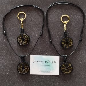 Le vegvisir ou boussole viking en collier ou porte clé avec deux face identique