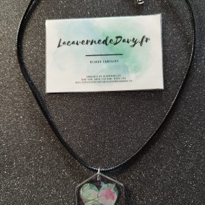 Collier cœur grande fleur unique en résine pailletée