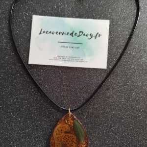 Collier unique goutte d'eau léopard en resine