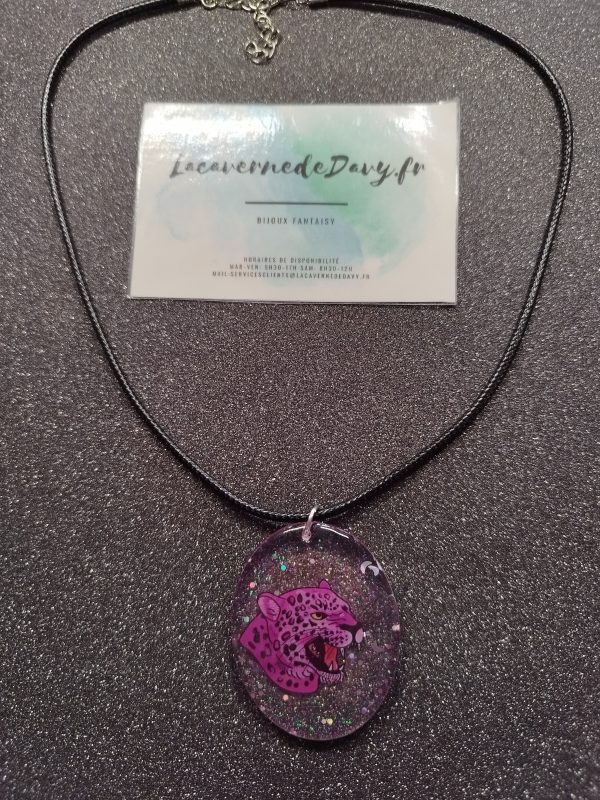 Collier tête de panthère unique en résine