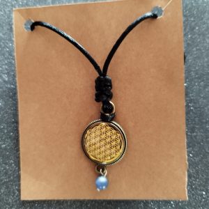 Collier fleur de vie avec pierre de lapis lazuli