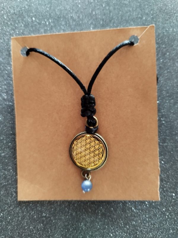 Collier fleur de vie avec pierre de lapis lazuli