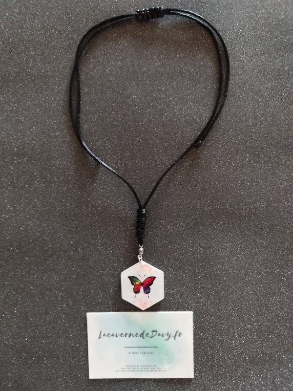 Collier papillon multicolore pailletée
