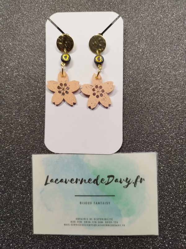 Boucles d'oreilles fleur pailletée – Image 3